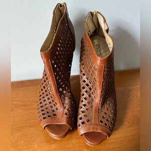 Michael Kors Graham Bootie  Heels Brown | Size 8